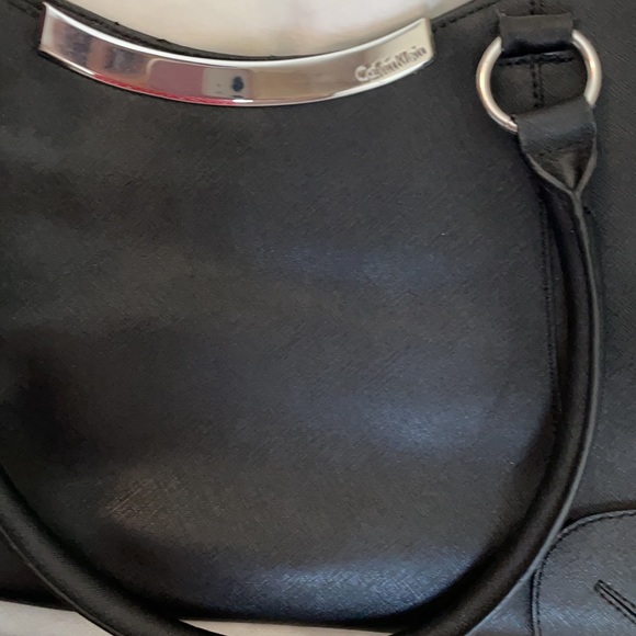 Black Calvin Klein Shoulder Bag with Blue Wallet - Picture 4 of 12
